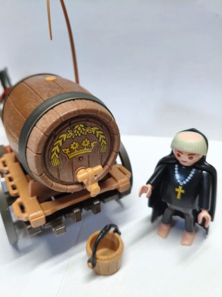 Playmobil Monje Tonelero con Carro y Barril