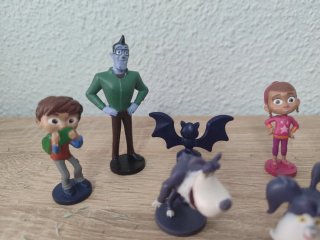 Lote  Figuras Vampirina + casa de vampirina