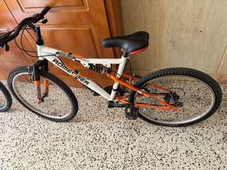 Bicicleta de montaña en buen estado