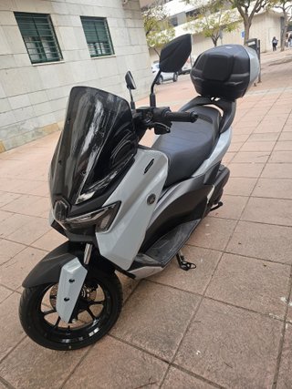 Yamaha NMAX Tech MAX 125 2025 Gris