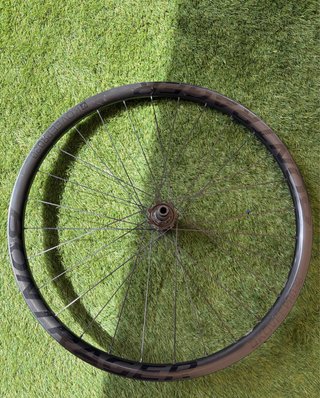 Ruedas Bontrager Kovee Pro30 aro(trasera fisurada)