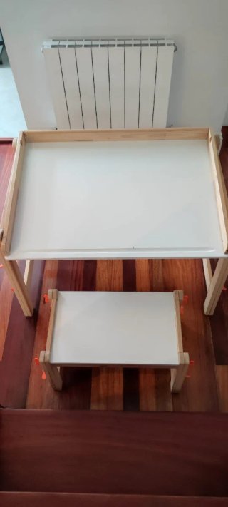 Mesa escritorio y taburete FLISAT IKEA