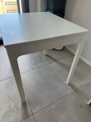 Mesa extensible blanca de madera