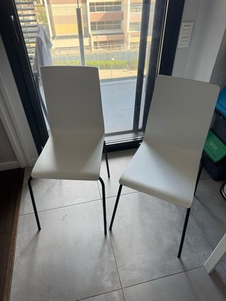 Mesa extensible blanca de madera