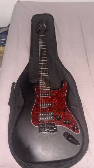 Guitarra Eléctrica Harley Benton + Amplificador