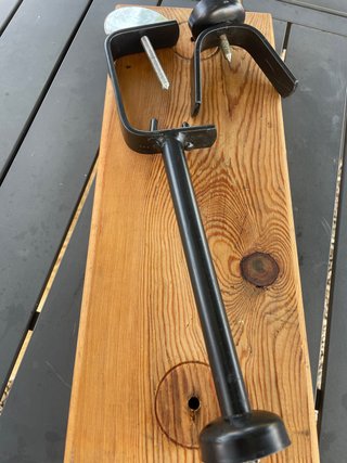 Jamonero de madera y metal