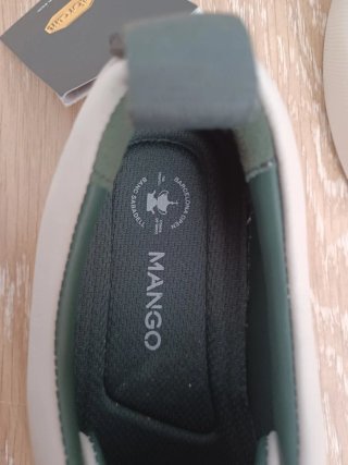 Zapatillas deportivas beige y verdes