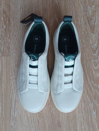Zapatillas deportivas beige y verdes