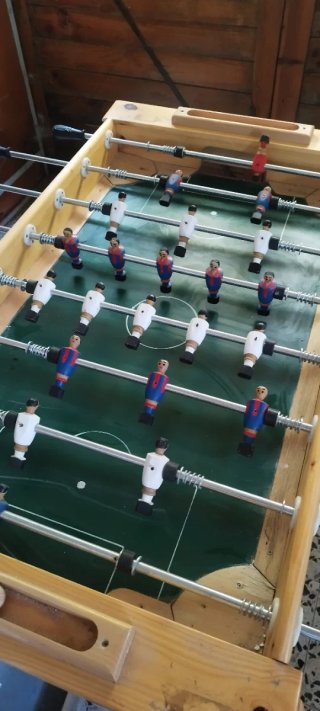 Futbolín de madera