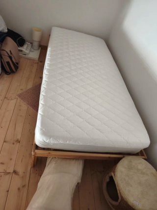 Cama individual de madera de 90