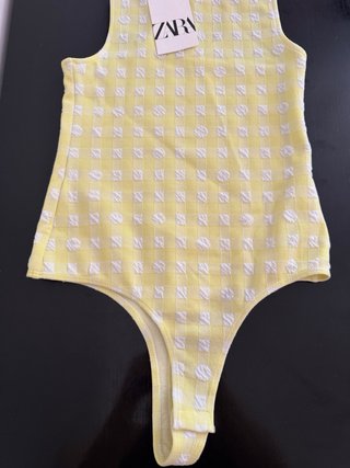 Body Zara fantasia quadri bianchi