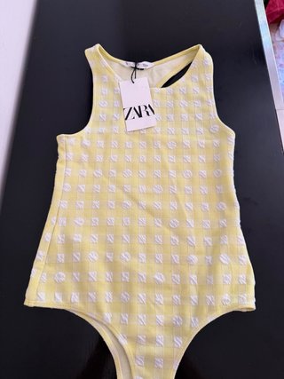 Body Zara fantasia quadri bianchi