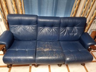 Sofá 3 plazas piel búfalo azul y madera