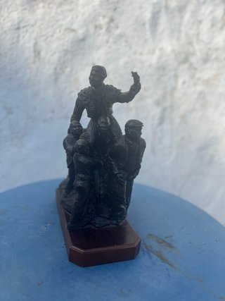 Figura de Bronce Torero con Grupo