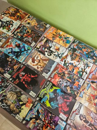 50 comics de Teen Titans en inglés