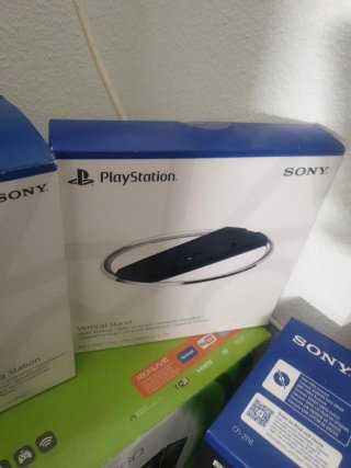 Consola PS5 lector + base vertical y juegos