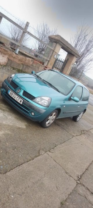 Renault Clio 2003