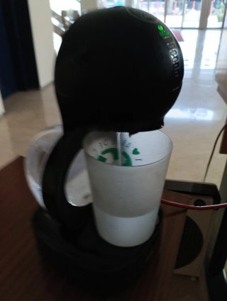 Cafetera Dolce Gusto Krups Negra