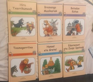 Edurnezuri eta zazpi ipotxak