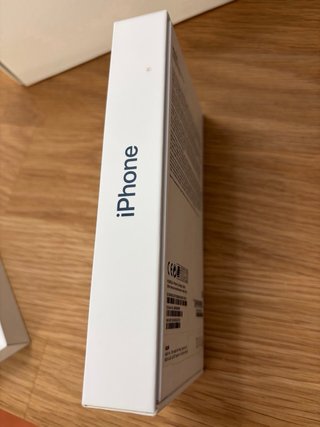 Caja iPhone 13