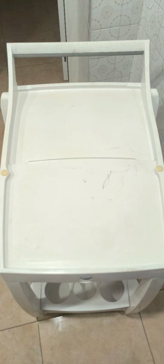 Carrito de bebidas blanco