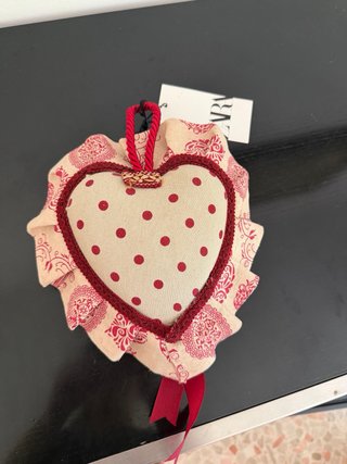 Cuore decorativo Zara con fiocco