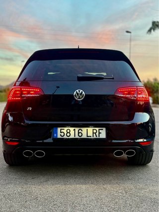 Volkswagen Golf r300