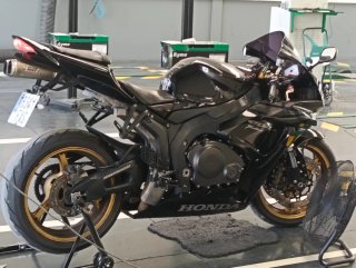 Honda CBR 1000RR Fireblade Negra