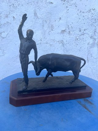 Figura Torero y Toro Bronce