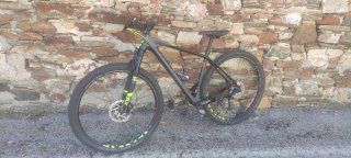 Bicicleta Cube Carbono