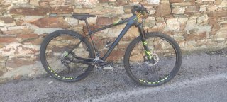 Bicicleta Cube Carbono
