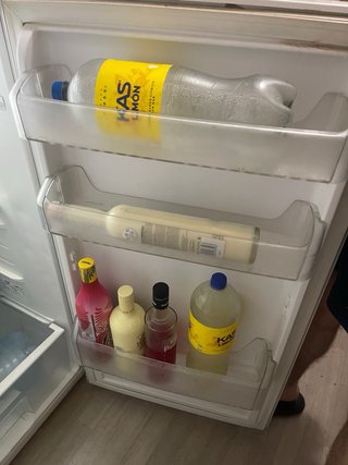 Nevera blanca con congelador
