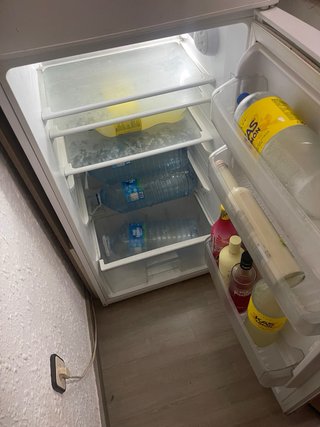 Nevera blanca con congelador