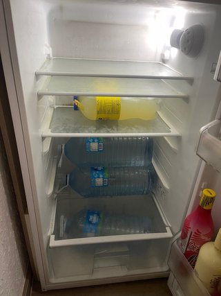Nevera blanca con congelador