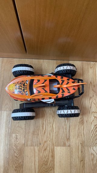 Coche teledirigido Tiger Shark