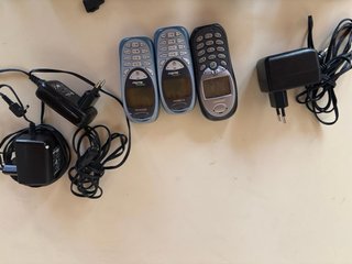 Lote Teléfonos Vintage Motorola, Nokia + Cargador