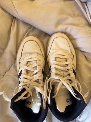 Zapatillas Adidas Forum Low Blancas y Azul Marino