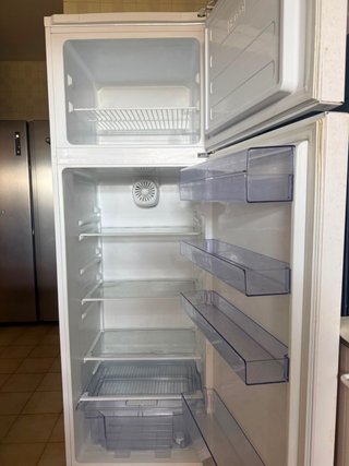Nevera Beko blanca