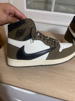 zapatillas deportivas marron y blanco