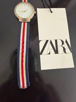 Orologio Zara con cinturino a righe