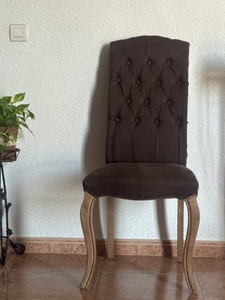 Silla estilo clásico tapizada