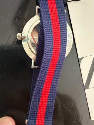 Orologio Zara con cinturino blu e rosso