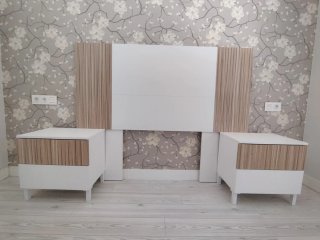 Cabecero Matrimonio + 2 Mesitas Blanco/Madera