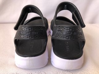 Sandalias Skechers Negras Talla 36
