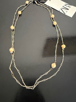 Collana Zara con perle color oro e beige