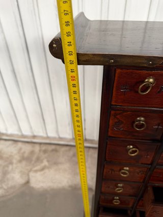 Cómoda de madera restaurada