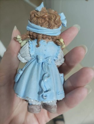 Figura Cuqui niña con helado