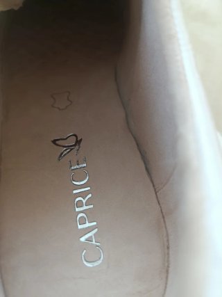NUEVOS Zapatos  de piel 100% ,color Beige claro