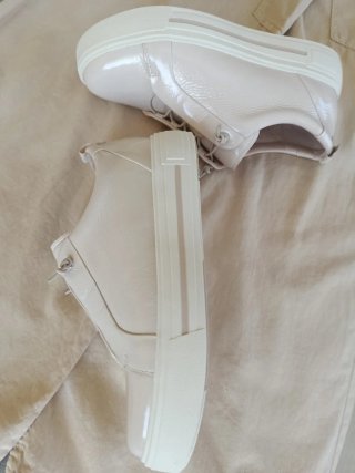 NUEVOS Zapatos  de piel 100% ,color Beige claro
