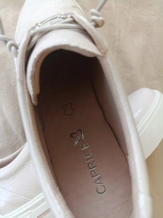 NUEVOS Zapatos  de piel 100% ,color Beige claro